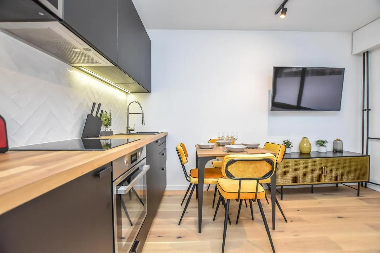 Appartement CMG Porte Maillot/ Saint-Ferdinand à Paris 0*,  France